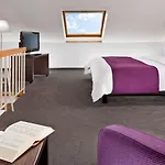 Hafen, An Ihg Szálloda