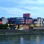 Hafen, An Ihg Düsseldorf