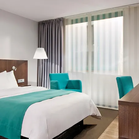 Hafen, An Ihg מלון דיסלדורף