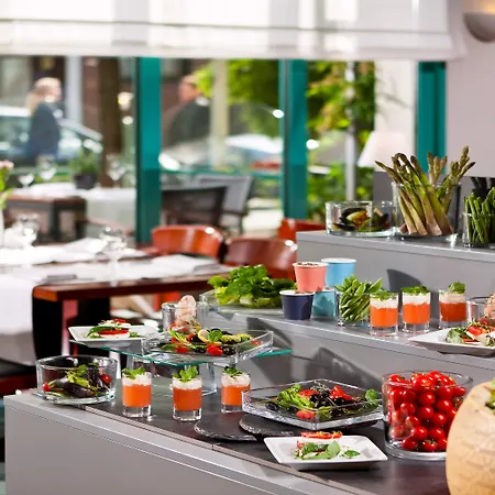 Szálloda Hafen, An Ihg Düsseldorf