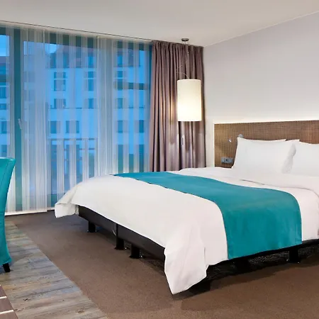 Hafen, An Ihg Düsseldorf