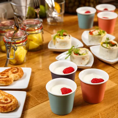 Szálloda Hafen, An Ihg Düsseldorf